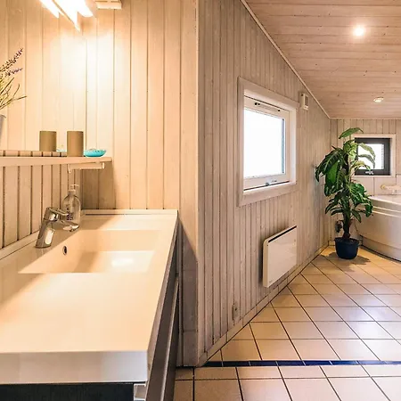 Three-bedroom In Spottrup 3